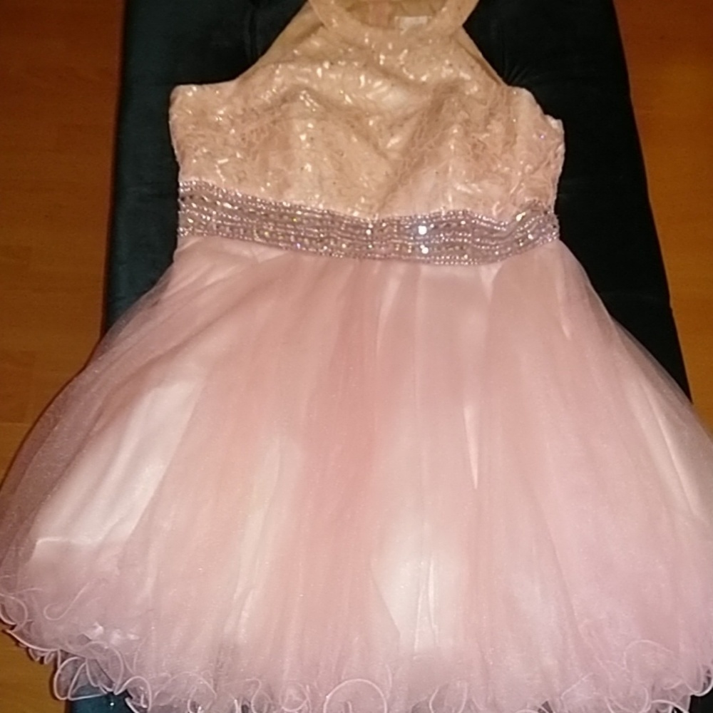 Barbie short gown. Size L but fits to medium as well.